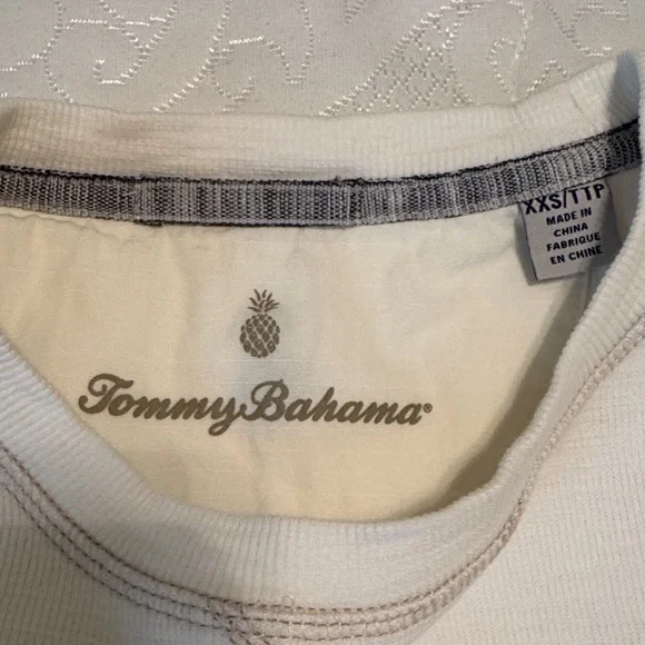 Tommy Bahama sweatshirt - Picture 2 of 3